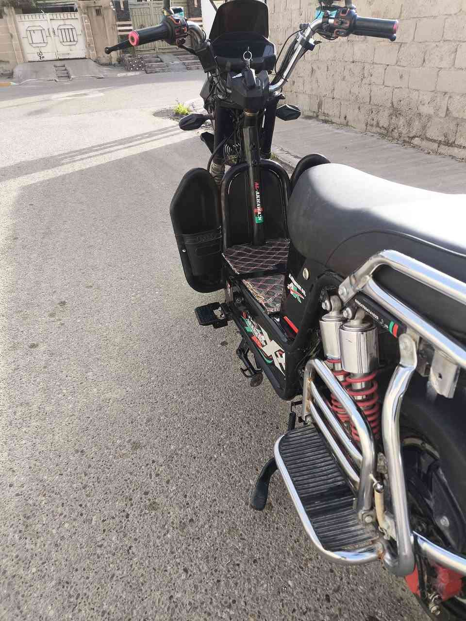 جبلي لبيع موديل 24 نوع الأخوين بطاريات ع فحص عشره يقرن ونص. كهربائيات كلها شغاله اي نقص مابيه جهاز مانع سرقه تحكم عن بعد بصمتين وسويجين دراجه كل نقص مابيه نضافه فول سعر 500 بيه مجال لشراي 
***********
+9647827587898
