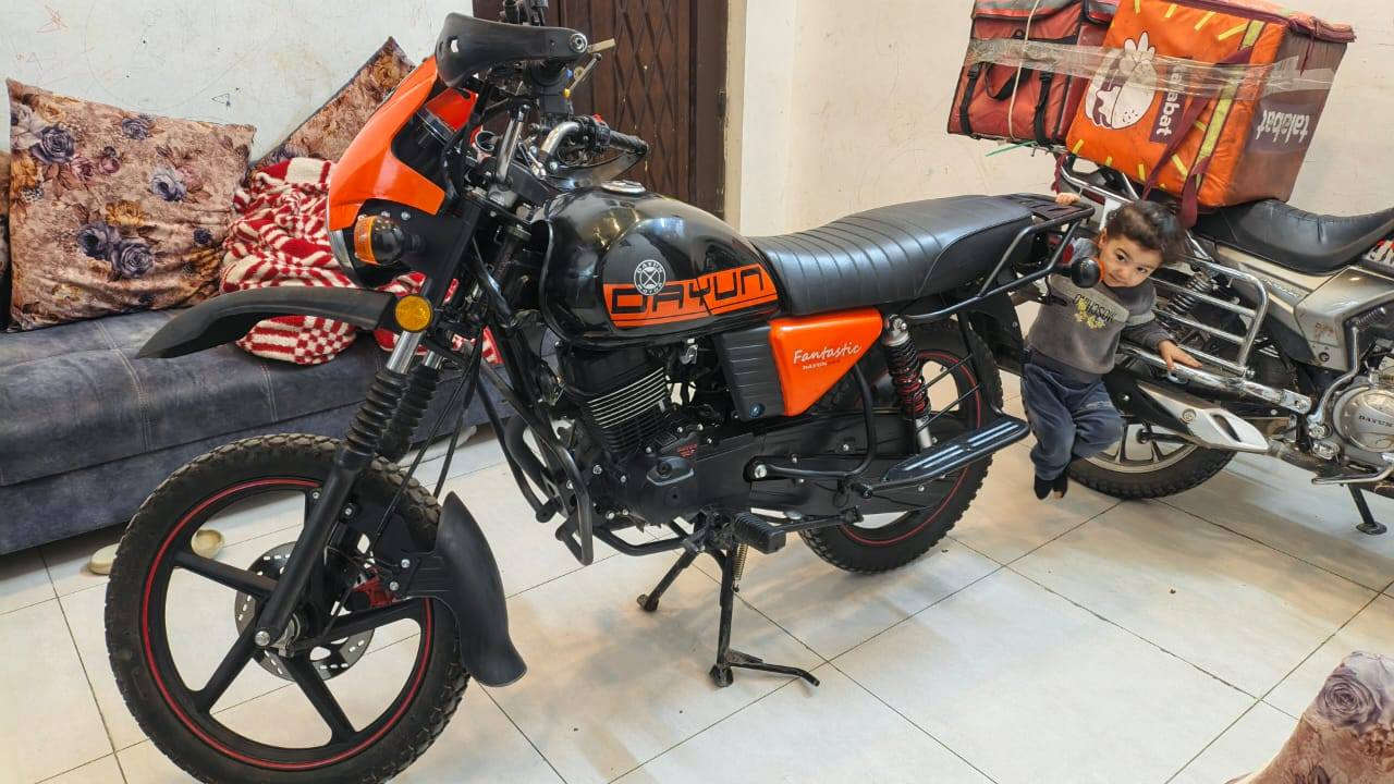 دراجه دايون موديل 25 زيرو صار شهر من اخذتها 
 رقم بغداد 
المكان بغداد الدوره ميكانيك 
الدراجه انظف من الصوره *********** بيع مستعجل
