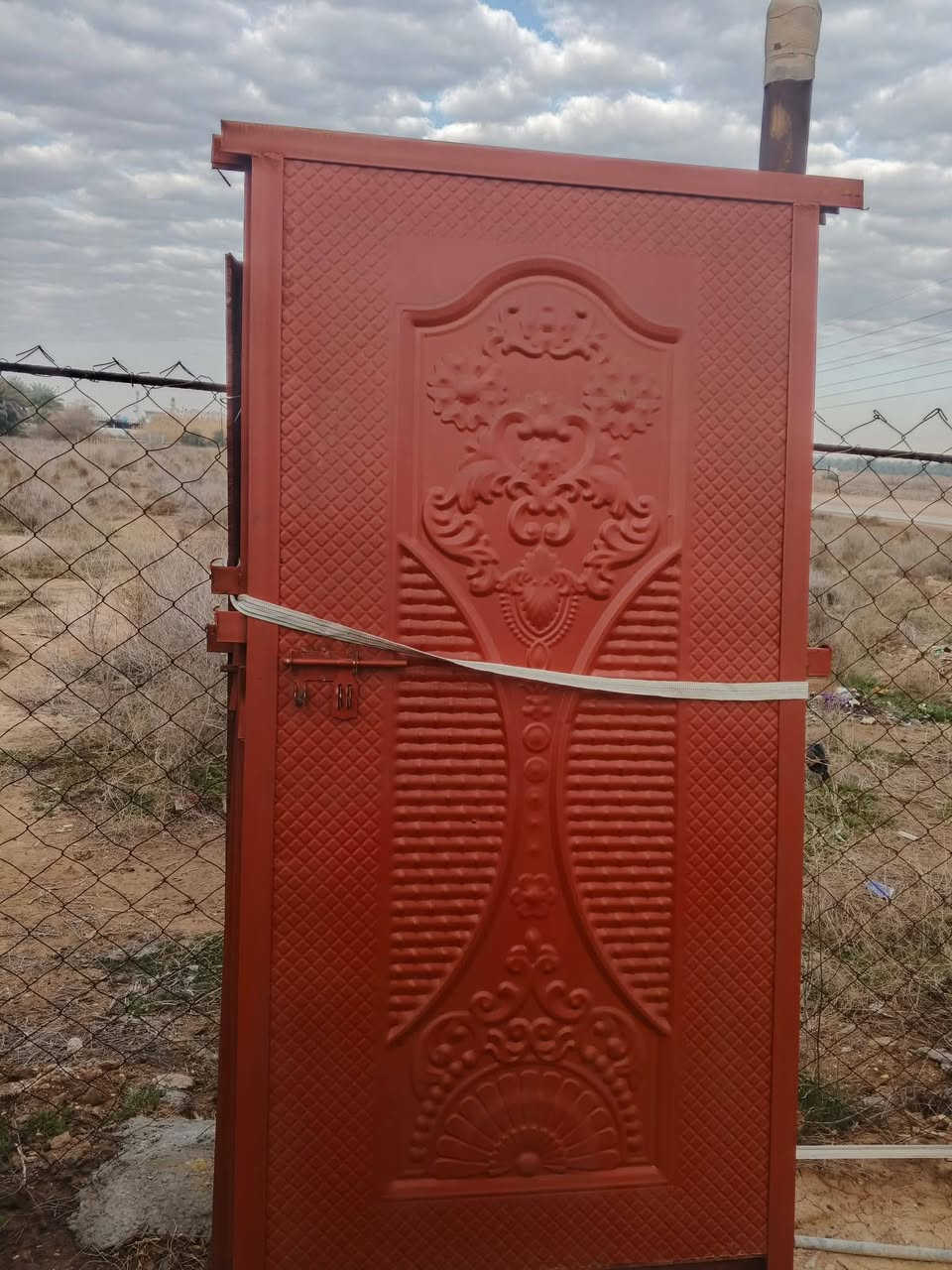 يوجد شبابيك وبوب كله ثقيل
كيربي
بوب الأمنيوم 
بوب خشب وچراچيب
واسعار مناسبه 
عنوان :شارع عمشه قرب مدرسه الفياض 
***********
