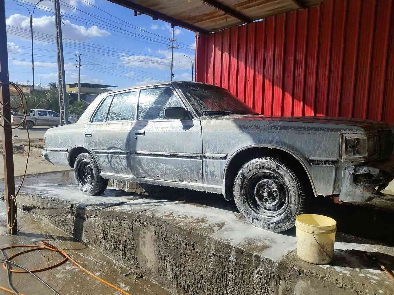 السلام عليكم 
سوبر موديل 82 
لون سمائي
سعرها 30 وبيهامجال قليل 
محرك 2.500 vvt وكير 
جدد
رقمي ***********
