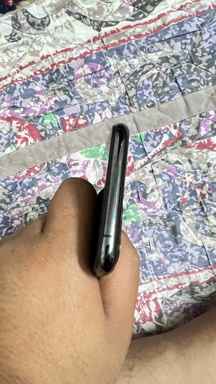 ايفون 11 برو 512
ايفون 11 برو 
ذاكرة 512 
باقي تفاصيلة موجودة بالصور  متواجد فيس واتس 
رقمي *********** سعرة 225 وبي مجال 
موجود توصيل
