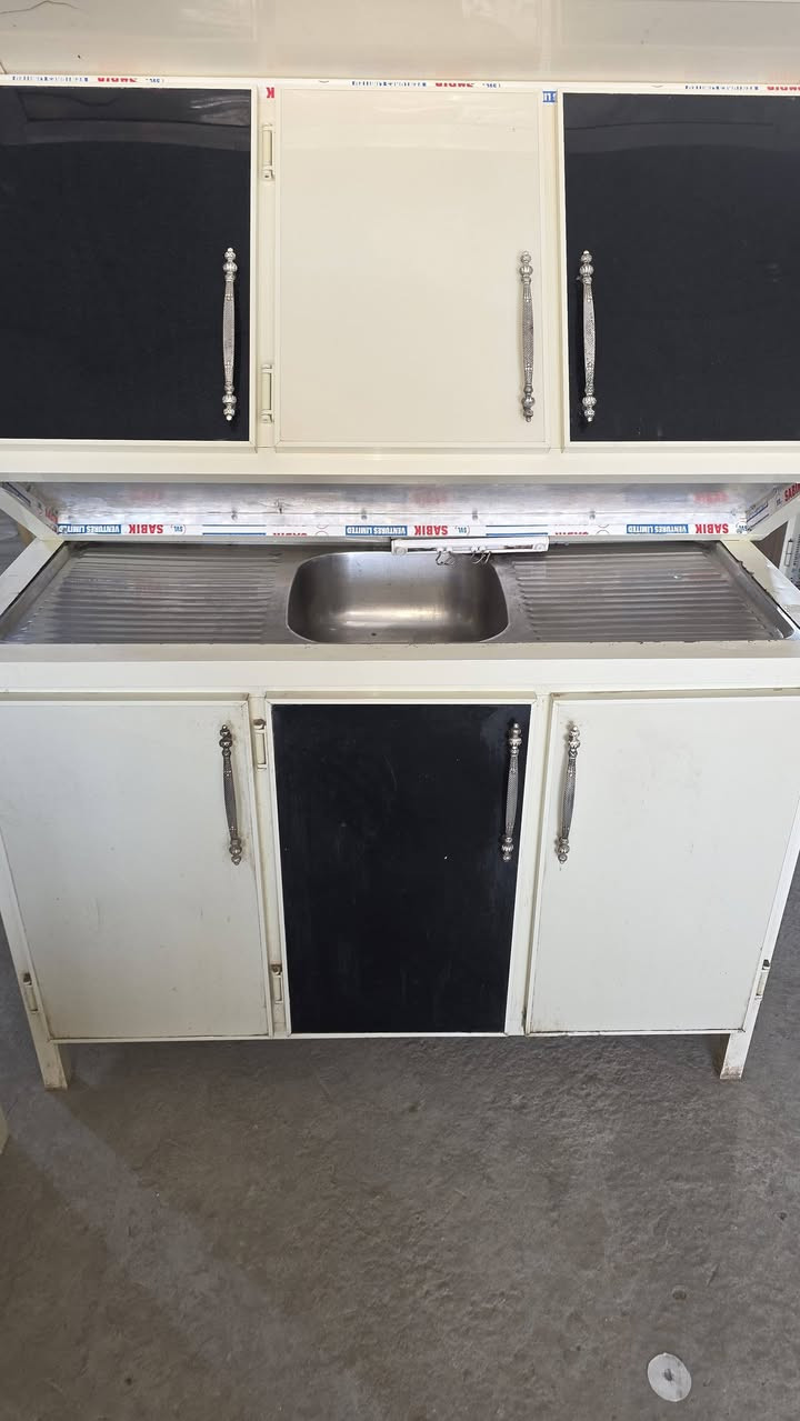 كاونتر للبيع مستخدم سيت 4قطع متروربع سنگي والمعلق مالته ومترين والمعلق مالته السعر ب335العنوان كربلاء حي العامل نهاية 🔚 السوق الاخير قرب جامع اهل البيت معرض بركات ال محمد عليهم السلام والتحيه هاتف 📞 ***********
