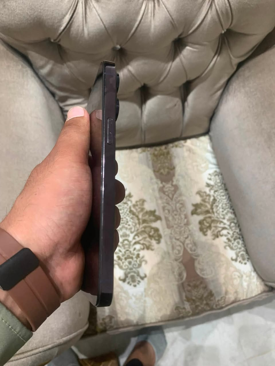 سلام عليكم 

ايفون 14 برو ماكس 

جهاز نضافه فول 

مستبدل شاشه
  
وبطاريه🔋 

وبي رساله مال كامرات 
كمراته طبع وشغاله 

الجهاز كله شغال 

ذاكره 256 

دبل سيم 

جهاز يخبل

رقمي للنتصال *********** سعر 575 بي مجال والي يجي ويكسر او يقارن باجهزه يسمع كلام مو حلو الي مبي شي 900
