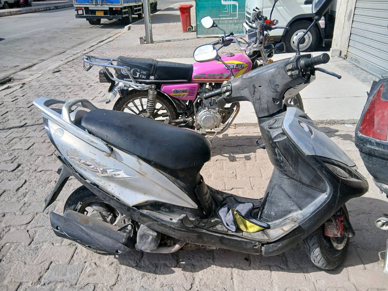 ماكس 140 دراجه حلو ومرتبه 
اوراقهه موجوده السعر 275
الشعب حي اور