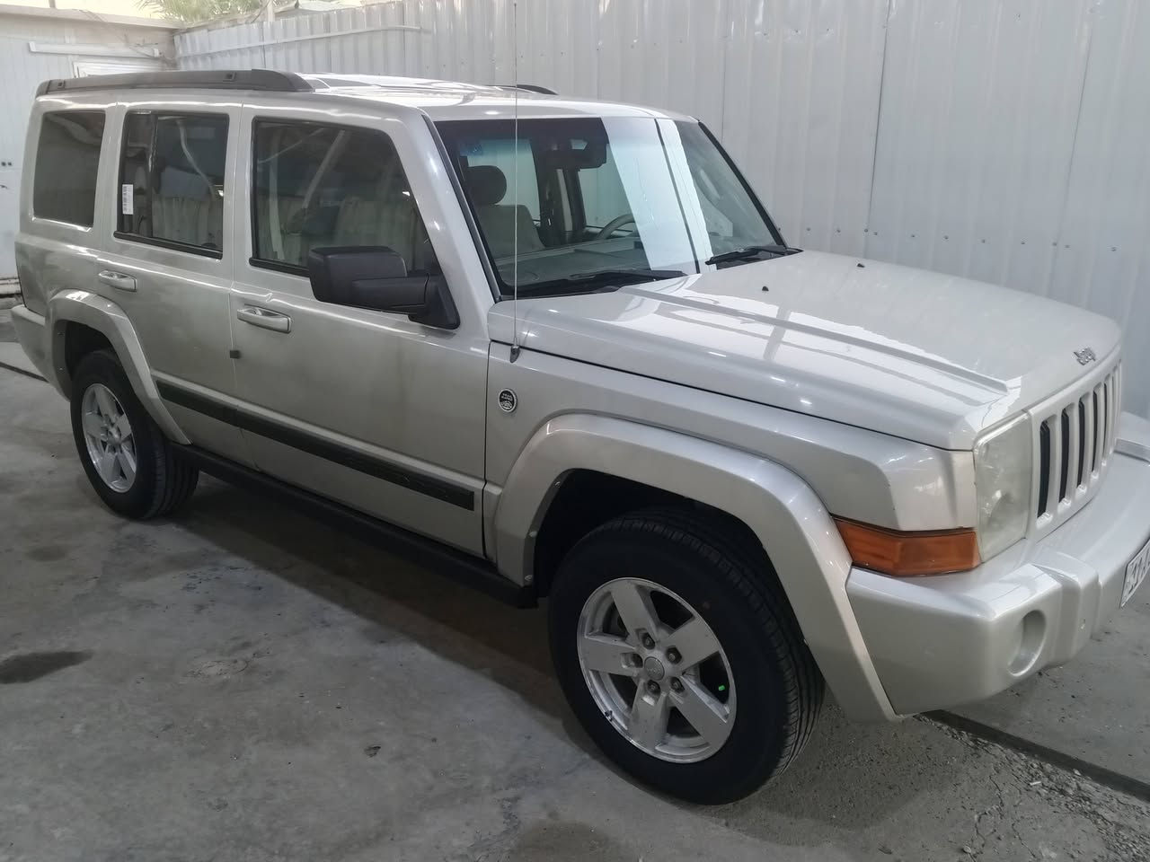 جيب كومندر 2007 رقم بغداد دولي 
محرك 4700 المرغوب 7راكب تبريد قطعتين ثلج
بيه ثلاث قطع صبغ بدون داخل بجم كبس 
محرك وكير مكفول سعره 85ورقه للاستفسار 
***********
