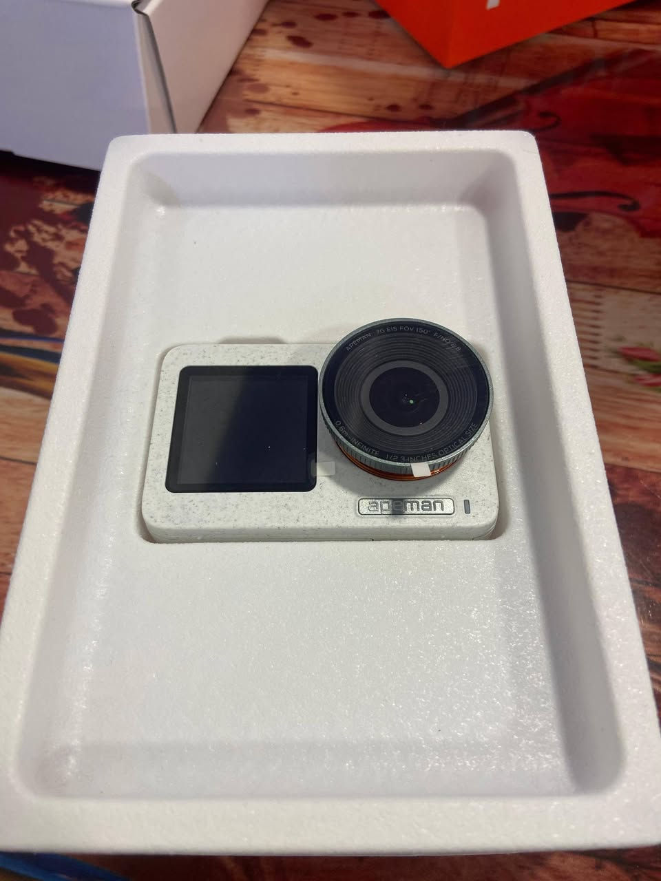 سلام عليكم 
كامره مغامرات خوذه اكشن 
4kحقيقي
ملحقات كامله 
دبل بطاريه 
رام اصلي ٦٤ كيكيا
جديده بلوك مامفتوحه حته لزكات عليه ممشيوله 
تفاصيله بلصور كامله 

السعر ١٢٥ 
للاتصال ***********
