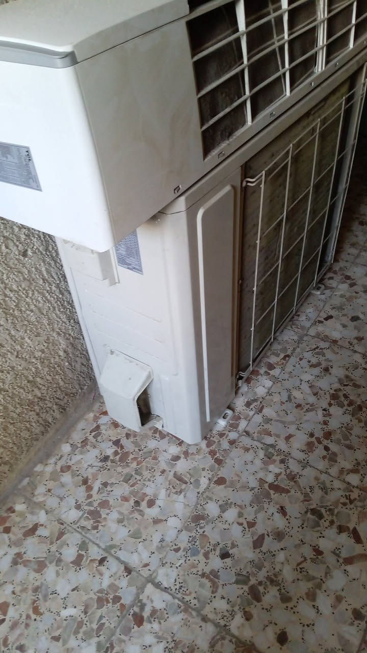 سبلت نوعيته TCLنضافته 100 بل ميه
استعمال صيف واحد اخو جديد نضيف كلش أمانة الله السعر ٤٠٠ وبي مجال مكاني بغداد
للاستفسار ***********
