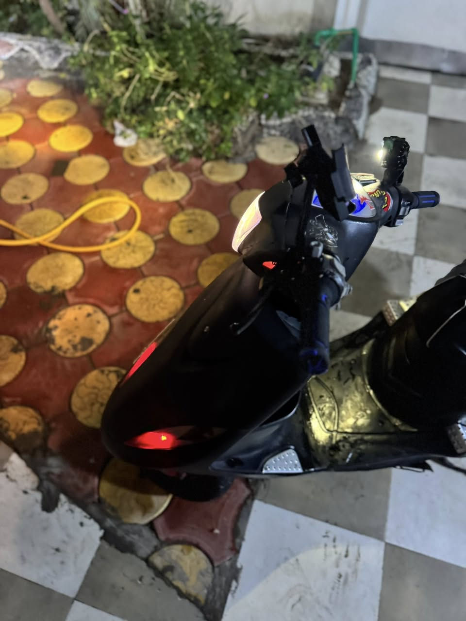 دراجات ماكس عدله و ماكس بوليس الدراجات مال حاويه تاخذه على الفحص مكينه ما مفتوحه جديده مال رمبه المكينه ما متعوبه  وعلى أيد وحده يعني تأخذ مكينه مال حاويه سعر الدراجات اثنينهن تريد لو وحده السعد خاص 
الرقم للاستفسارات على الرقم ***********
