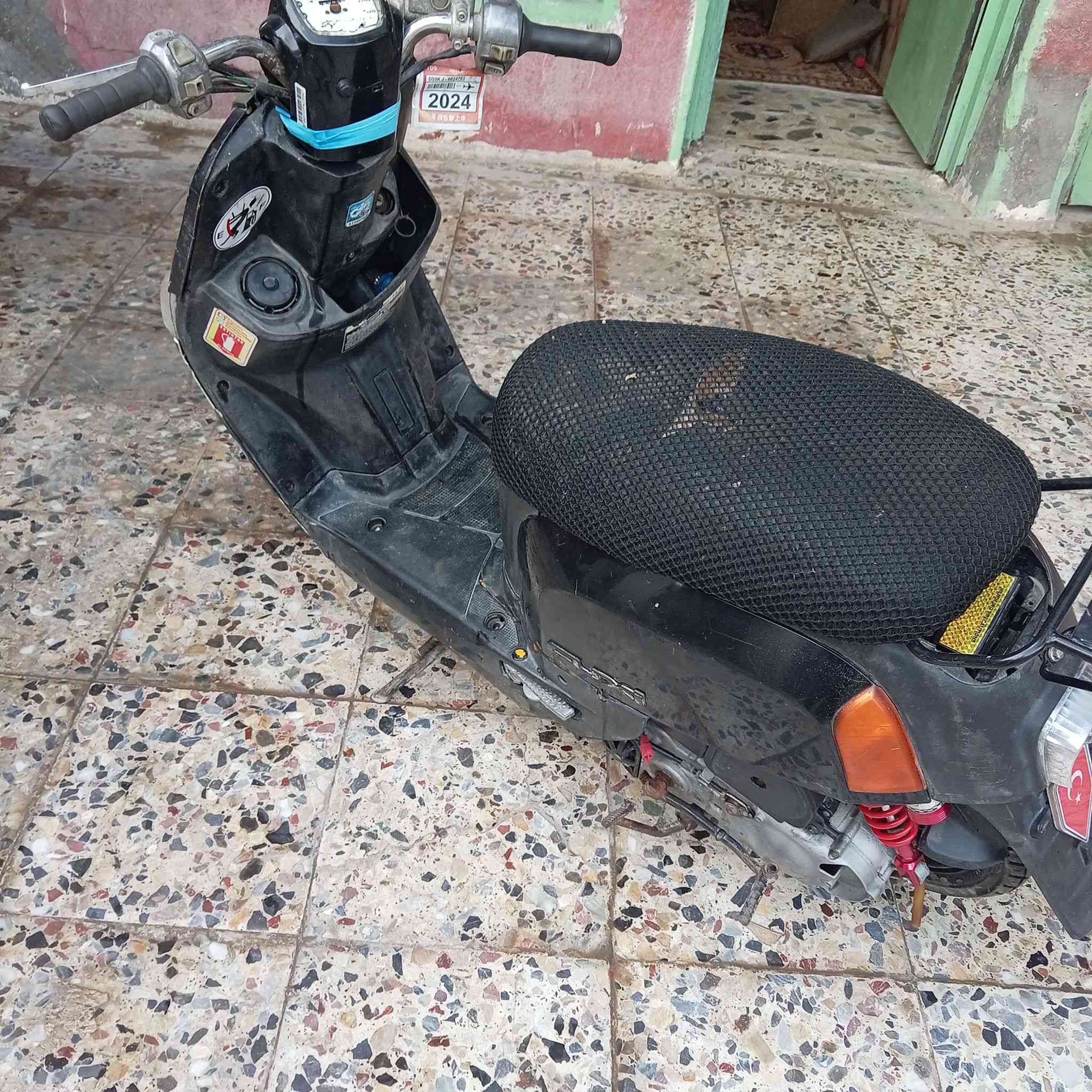 السلا م عليكم دراجه بوليس للبيع شغاله نكره سلف كابريتر دراجه خير من الله السعر ٤٠٠الف العنوان بغداد سبع قصور شارع قاسم الوكيل نهايته هاتف***********
