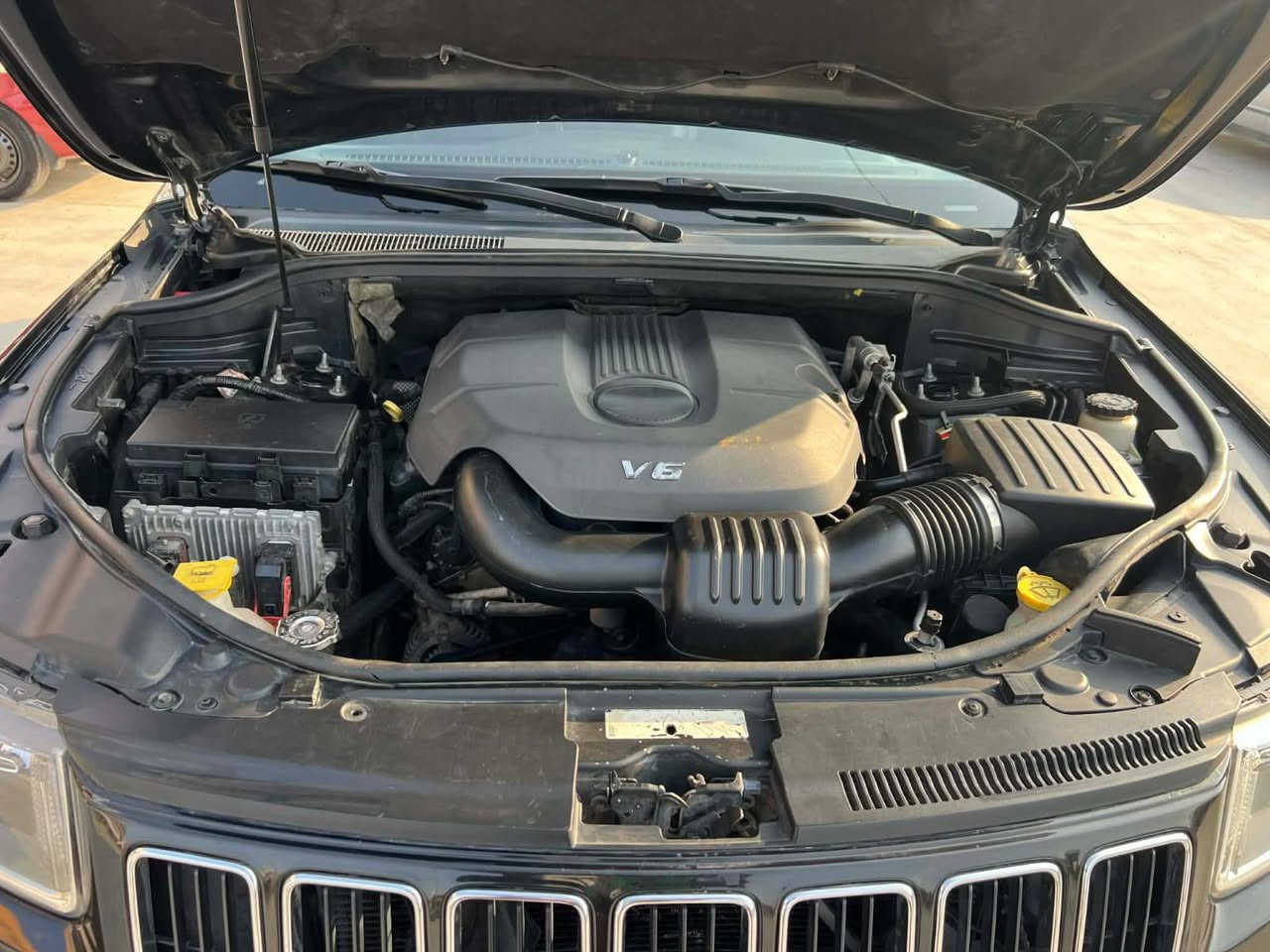 سلام عليكم للبيع  جيب لاريدو 2014 كلين تايتل بدون أي حادث   سياره فول مواصفات عدا الفتحه تشغيل عن بعد شفتات ستيرن كير طياره 8 نمر مثبت سرعه  دخول ذكي 3 بصمات في سياره  نضام ايكو تخم تاير جديد صدر امامي خلفي جديد أي نقص ما بيها فور ويل شغال سياره كامله اي نقص ما بيها  محرك سياره 6 سلندر 3600 ما مفتوح اسبانه ما ممدود عل محرك  سياره بيها صبغ فقط بخ الجاملغ الأمامي وربع من الجاملغ الخلفي مكان سياره ديالى المقدادية ***********
