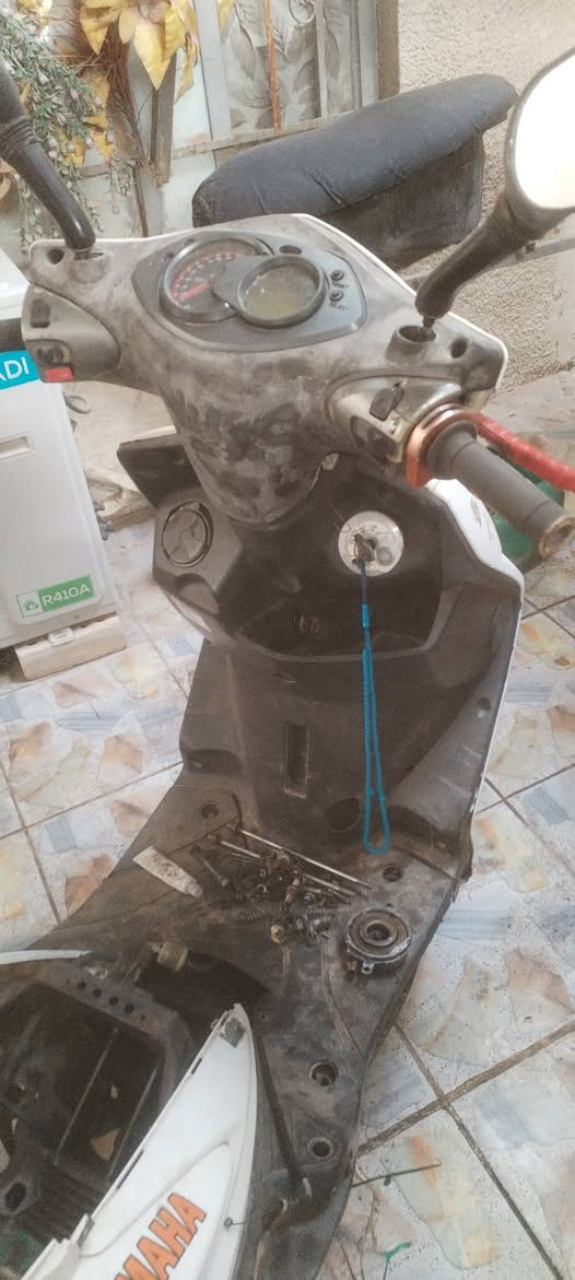 سلام عليكم دراجه سكنس فحل كابريتر كهربائيات كله شغاله زنجيل جديد مساطر جديد بس معلكة ولفات وهاهية سلف رياضي  تاير خلفي جديد كاملة مكملة
  مكاني بوب شام قرب القوس سعر250 وبيها مجال اذا اكو امراوس يرهم
رقم الهاتف***********
