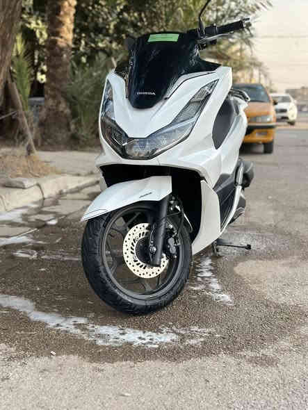 السلام عليكم
دراجه جيل رابع وكاله ياباني ختم kf 
دراجه صالهه شهر من مشدودة ماشيه 11 ألف 

سعره 29 وبيهه مجال بسيط 

مكاني شعب ***********
