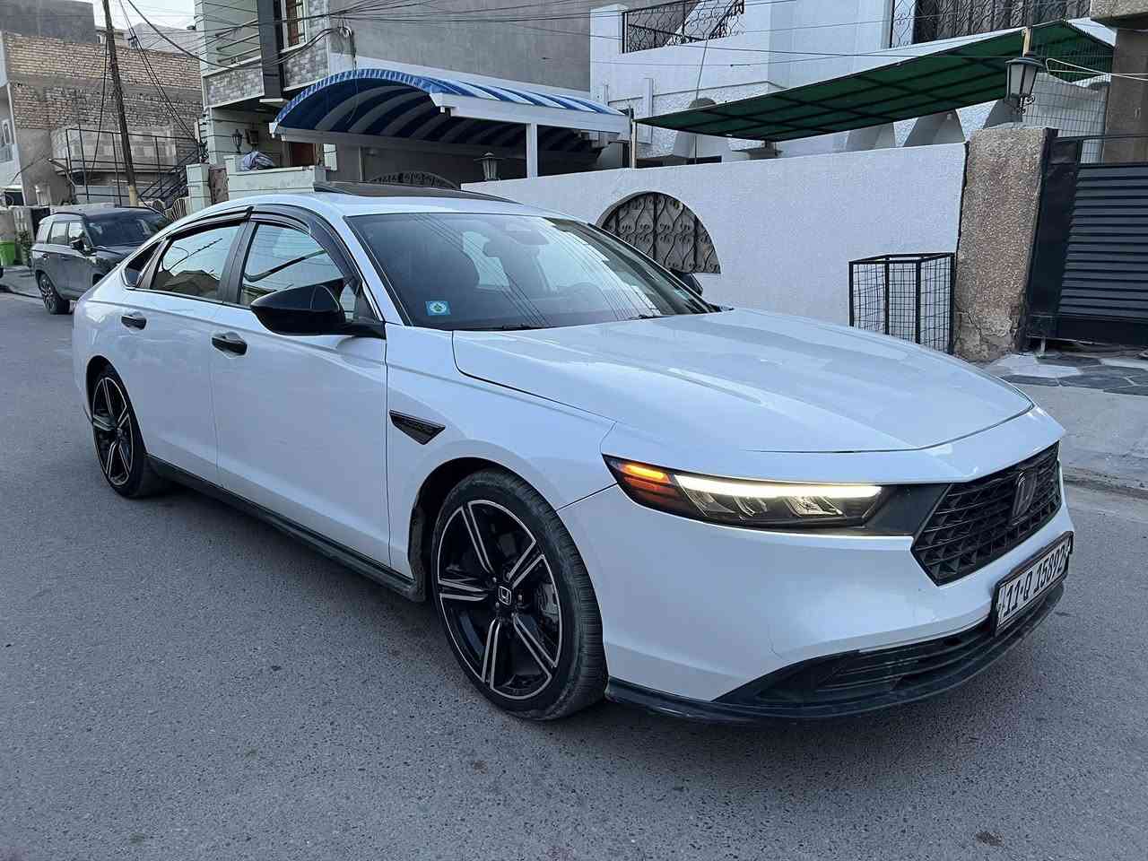 مرحبا للبيع فقط بدون مراوس هوندا اكورد 2023 هايبرد موصفات سبورت ماشيه 55 كيلو بيه صبغ جاملغ وبنيد وعندي شخط بلباب مصلح بارد ومكحل مكاني بلغزاليه سعره 160 وبيه مجال بسيط حك الجيه للاستفسار ***********
