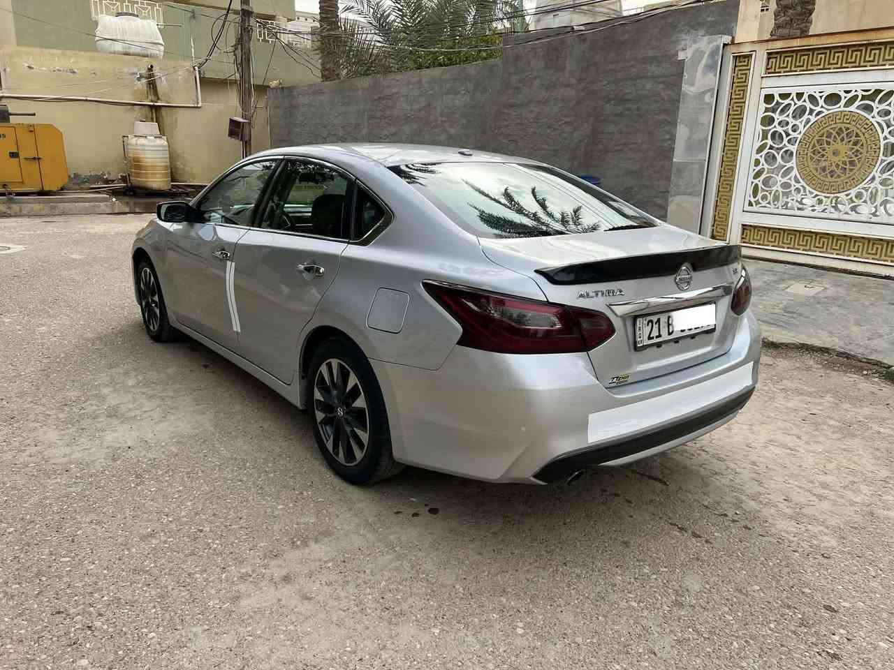 سلام عليكم سيارة للبيع نيسان التيما موديل 2016 سليمانية رقم جديد سنويه جديد گير محرك مكفولات تبريد شغال سياره مواصفات S كامره تحكم ستيرن بصمه كشن كهربائي ضرر سياره وسونار مرفق مع صور مكان سياره ديالى المقدادية رقم *********** سعر ١١٤ وبيهه مجال
