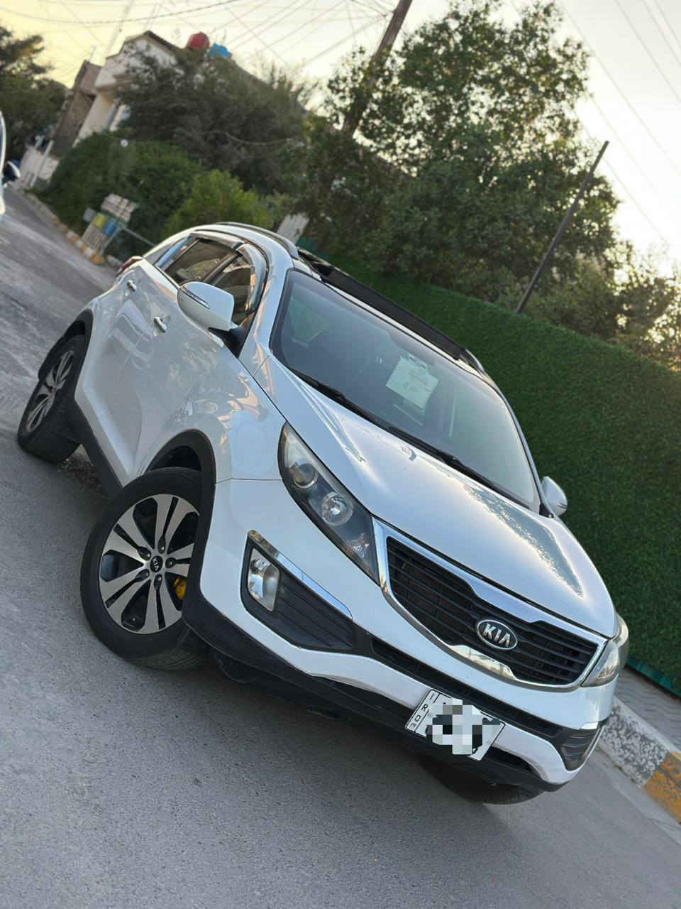 السلام عليكم
‏من رخصت الادمن للبيع كيا سبورتج 2011خليجي رقم بغداد بأسمي ماشيه 170 الف حقيقي بيهه جاملغ امامي صبغ مكينه 4سلندر 2000 دوش مواصفات شاشه كامره خلفيه حساسات كروس سرعه تحكم ستيرن جهتين بصمه تشغيل وبصمه ابواب بانوراما كشنات كهرباء وجلد مانع انحدار كير مكينه كفاله من كل شي السياره كامله من كل شي صدر امامي خلفي تخم تاير كله جديد وما بيهه اي نقص 
‏مكان السياره بغداد 
‏السعر 134 وبيهه مجال للطيبين 
‏للاستفسار ***********
‏
