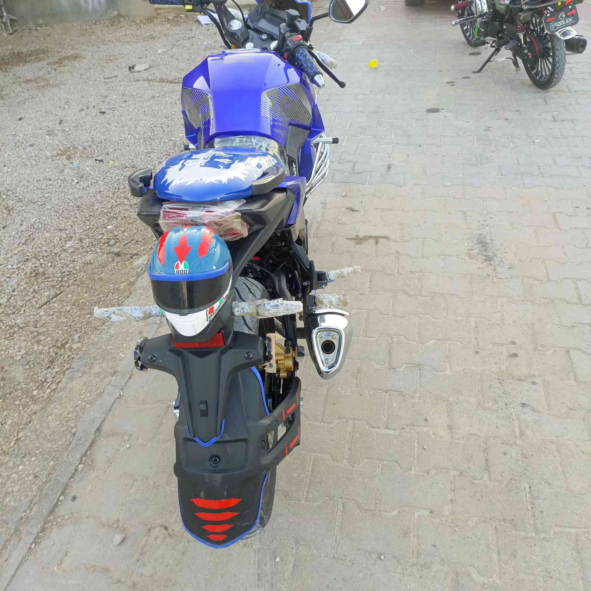 سلام عليكم من رخصت ادمن هايوشه بطح موديل 25زنجيل ضاقطه نضافه خير من الله دراجه حلوه 
دراجه ما محطوط عليهه سبانه وصلت مليون 550ما بعت عندك زود تفضل خاص جماعت الدين القصاد عبرو منشور 

اتصال ***********بي وتساب
