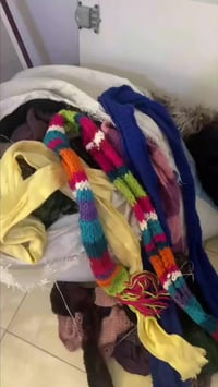 شلعه باله عدد 1000 قطعه قماصل جديد اطفال ورجالي وبناطير وبجايم شبابي و...