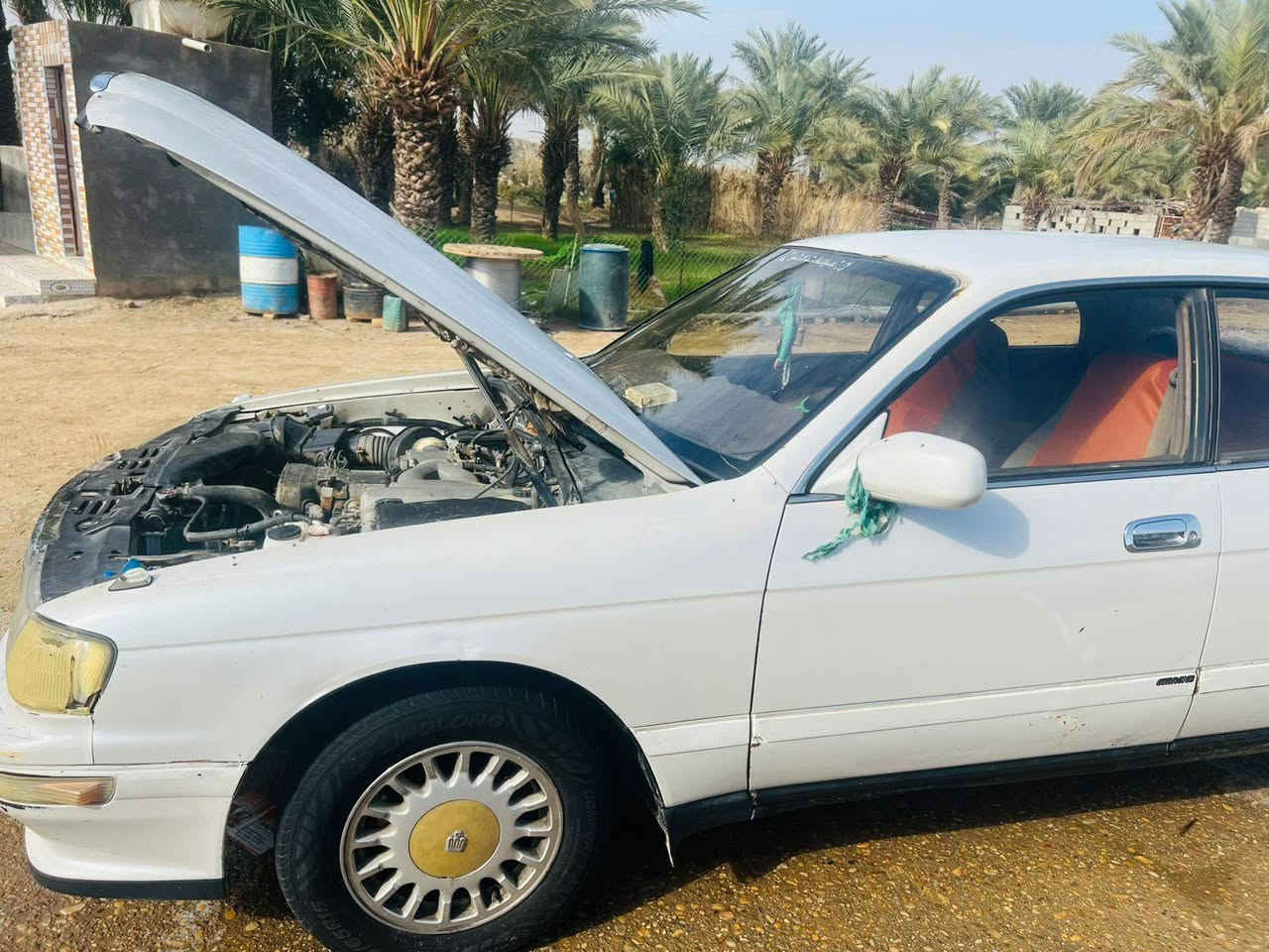 سياره بطه موديل  1993  (للبيع )
مكفوله من ضربه وكص وجثه 
مكفوله من صبغ 
اللاتصال ***********
