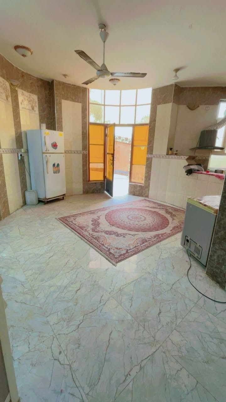 ♕بسم الله الرحمن الرحيم اللهم صلِّ على محمد وآل محمد ♕

🏠  : منزل للبيع 

🌐  :  الموقع حي الحكم  

🍦  :  خلف مرطبات فستقه 

📐  :  المساحة  270  متر  ركن 

🏠  :  منزل طابقين  

//////////    تفاصيل اكثر      ///////////
ـــــــــــــــــــــــــــــــــــــــــــــــــــــــــــــــــــــــــــــــــــــــ
الطابق الاول 

غرف نوم عدد 2  +  صاله  +  مطبخ حار وبارد  +  براني  +

طارمه  +  حمامات داخليه وخارجيه 
ـــــــــــــــــــــــــــــــــــــــــ
الطابق الثاني 

غرفة نوم كبير   +  صاله  +  حمامات  
ـــــــــــــــــــــــــــــــــــــــــــــــــــــــــــــــــــــــــــــــــــ

💵  :  سعر جداً مناسب  

📲  :  الاستفسار اكثر الاتصال على الرقم  

📞  :  ‏‪0788 251 8491‬‏   واتساب 

✨  لــن تـکون وحـيداً ابـداً مع  الــ مهيمن  للعـقار   ✨
