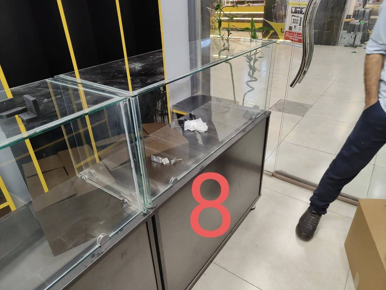 سلامٌ عليكم
فاترينات وميز MDF للبيع مستعمل

رايدهن بسعر مليون و200 الف

القياسات حسب الارقام الي بالصورة

( 1+2) الارتفاع مترين والعرض متر
( 3) الارتفاع مترين والعرض 60
( 4) فاترينة تعليگ، الارتفاع 97 والعرض 1.75 متر
( 5) فاترينة تعليگ الارتفاع 1.10 والعرض 1.20 متر
( 6) سطح الميز ارتفاعه 75 واعلى ارتفاع متر والعرض 1.20 متر والعمق 60
( 7) فاترينة تحتاج تثبيت وبيها ارجل الارتفاع مترين والعرض 60
( 8) ارتفاعه لنهاية الجامة متر و12 والعرض متر من الداخل مقسوم برف الى نصفين عددهن 3 قطع

للتواصل على الخاص او على الرقم
***********
عنواني بغداد/ طي
