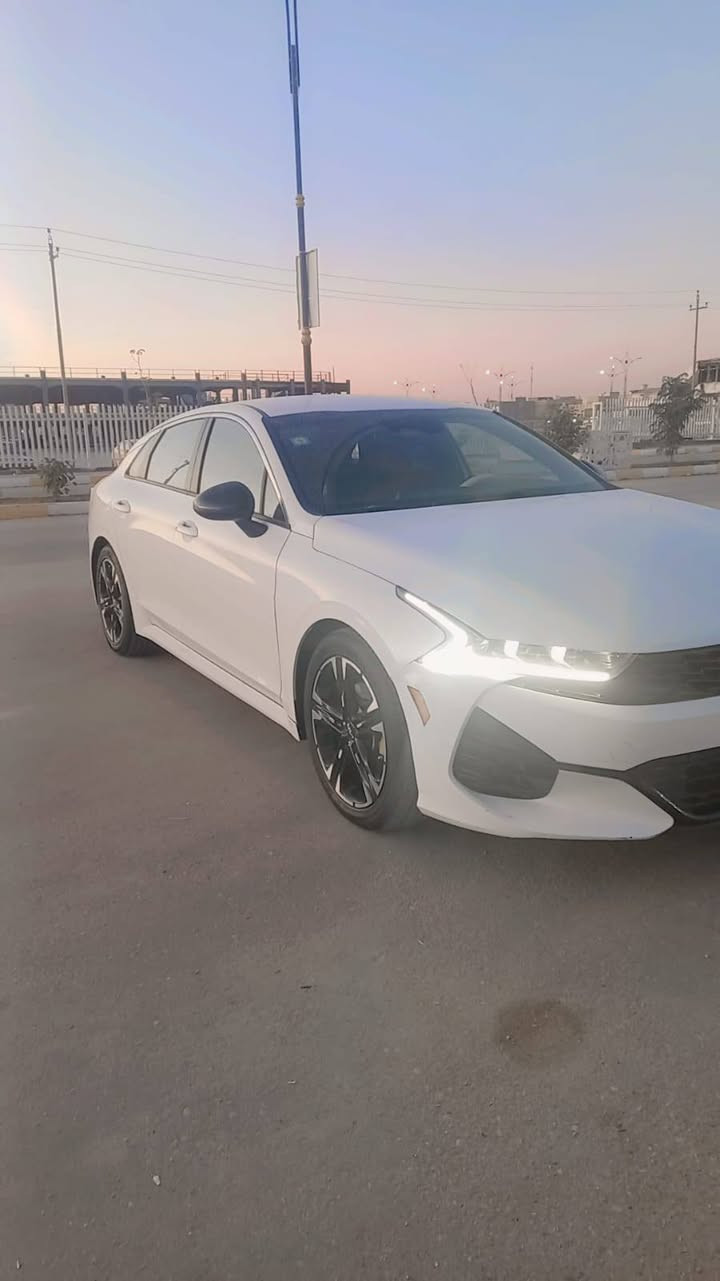 السلام عليكم سياره 2022 . K5 فول مواصفات للاخير1/1 سياره جاهزه من كلشي مرقم وجاهزه ذي قار معوقين محرك 1600 تيربو ماشيه ٧٧ الف سعرها 153 او بيها مجال رقم صاحب السياره ***********
