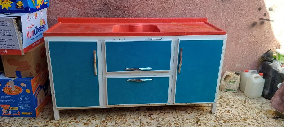 كاونتر 4قطع للبيع منطقة الاصمعي القديم لتواصل على الرقم ***********
