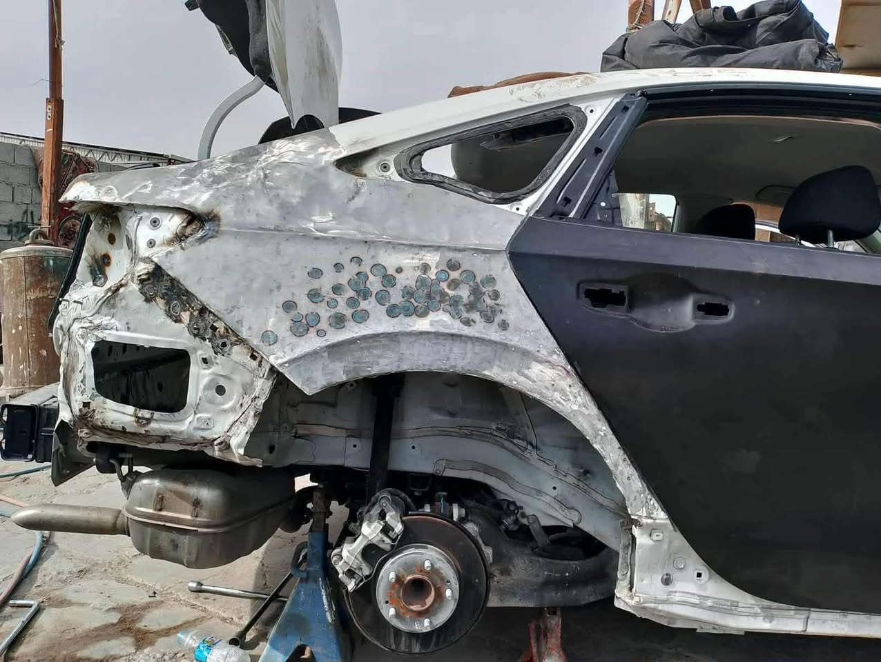 سلام عليكم  هوندا سيفك 23  رقم بغداد بأسمي 
حادثها جاملغ خلفي وصبغ باب   منزلك صور الحادث وحته تصليح سياره مصوره ومنزله. مكفوله  الشواصي كلهن الامامي والخلفي. فقط صبغ حاملغ وباب.   بجمها كبس.  اني شادلها دعاميه اماميه تايب ار. والقديمه ملتها موجوده البلاديه.  وعندي صوره من فتحتها وبدلتها. مكفول بجمها 
..
رادار شغال تحديد مسار توقف ذاتي. دشبولها صافي اي كلوب مابيها. الحمدالله. 
 صدر جديد ادامه مسويله.  ويل بلادي 16 اجه بيها. وكباته الاصليه ضامهن موجودات. 
ادامه دهن دهن كير فلاتر. اي نقص مابيها. 
حوضيات بيها.سستم  كاربون داخل البيبان ضايفلها.  
عازل حراره للجام  كله مسويلها. اشعه الشمس القويه متدخل للسياره

ماشيه 54 ميل.    محرك الفين بانزيز. 
تستقبل عادي مدك دوانز. 
سياره مكانها بغداد حي العدل.  السياره كلش نضيفه معتني بيها حيل. وين ميعجبك افحص محرك كير كشر شواصي  
معروضه 145 ورقه. بيها مجال كلش قليل. واني بل خدمه
***********.
