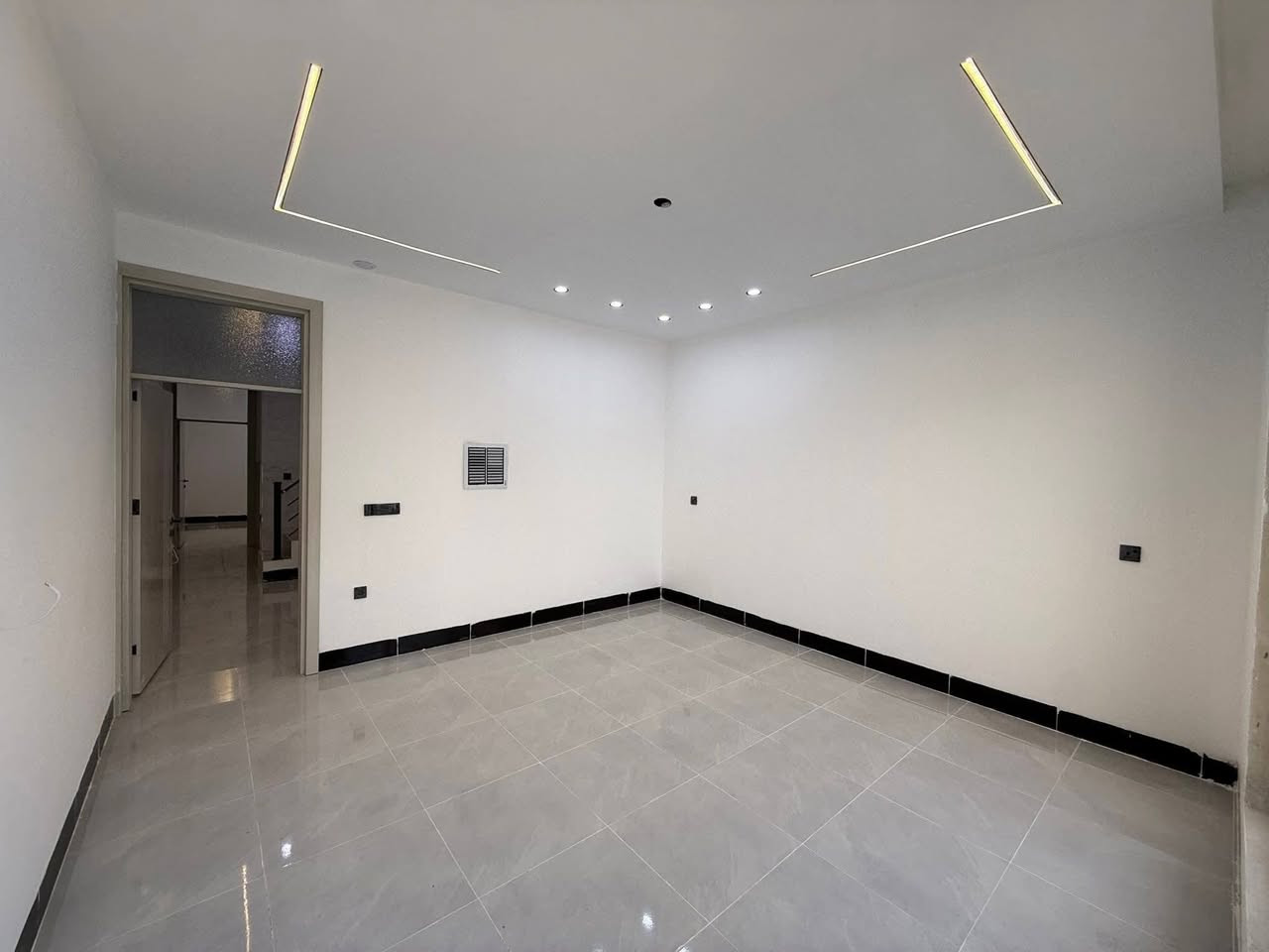 🔥 دارين طابو صرف  المساحة 100متر طابق ونص بناء 2026 الموقع /حي العسكري قرب صيدلية كردستان السعر 105مليون كل دار   للاستفسار  الاتصال
*********** ☎️
