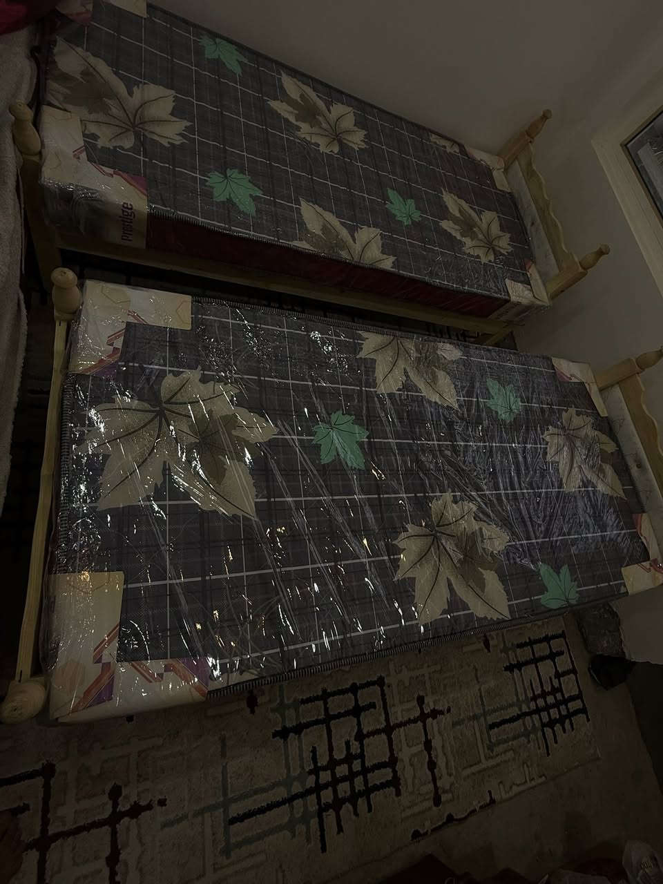 سلام عليكم جربايه ام النفر عدد 3 صاج جدد ما مستعملات الله شاهد تجي وتشوف بعينك مع دوشك سفنج بعده بجيسه جديد عدد 3
السعر لكول جربايه مع الدوشك 120 الف 
المكان بغداد 
للاستفسار ***********
