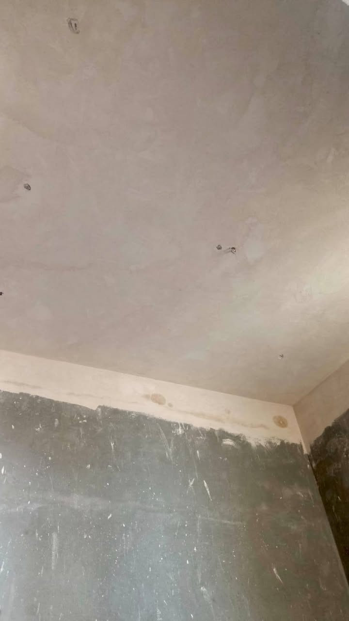 نشتغل سراميك وأرضيه والبخ جص ولبخ اسمنت شغل مضبوط اتصل علئ *********** وبخدمت الطيبين
