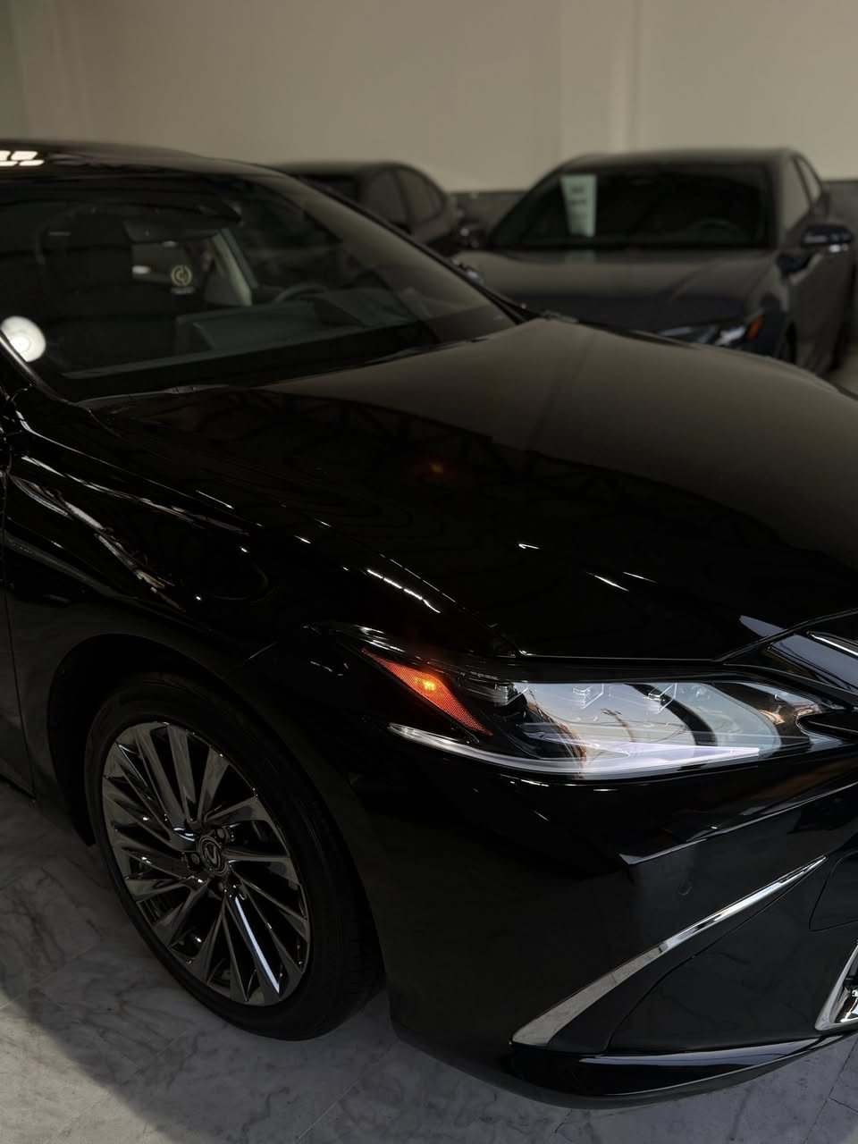 LEXUSE ES 300h. 2024 

Full
ماشيه 22.000M

داتا شو 
360كامرات 
كشنات هيتر تبريد 
كشنات خزن 
مودات قياده سبورت ايكو ونورمال 
شفتات ستيرن 
رادارات اماميه خلفيه نقط عمياء
فتحه سقف
شحن وايرليس
لايت 3 عدسات 
وباقي المواصفات 

البنيد فقط بيه تعديل بسيط👋❤️
370$
مكان دهوك 
تترقم شمالي فقط

***********
