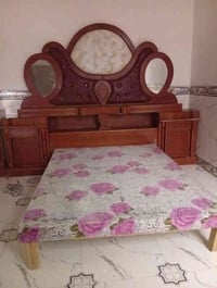 العمارة ميسان • سرير نفرين • ميز