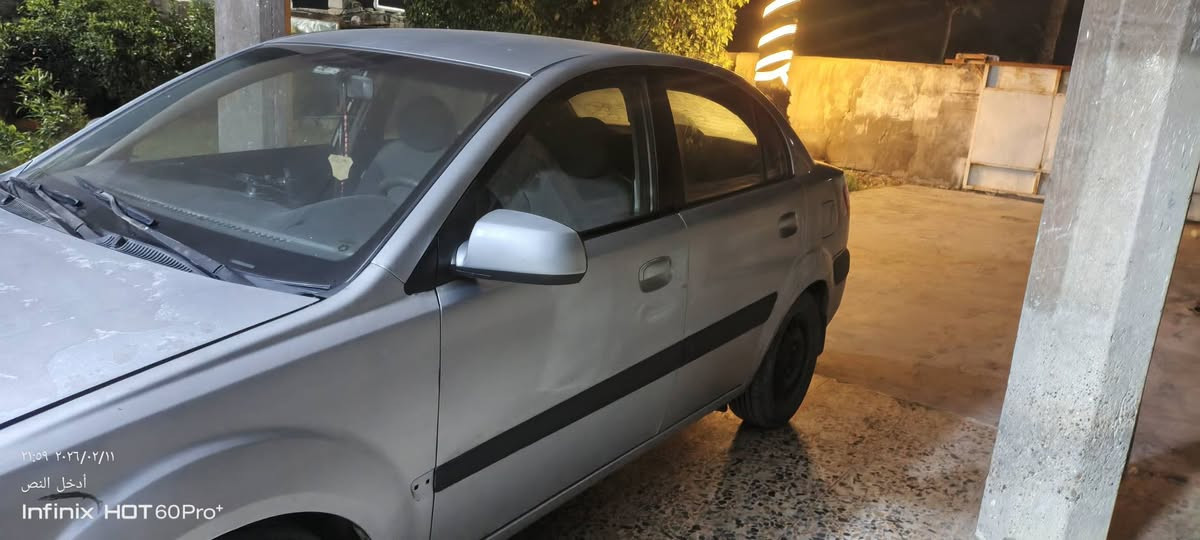 السلام عليكم سيارة ريو 2007 وارد كندي محرك 1600 رقم بغداد  ضررها الجاملغ عكس السايق الامامي السيارة كاعدة نصبتها حلوه كير محرك خير من الله تدفئة وتبريد ثلج وداخلها نضيف كلش السيارة بأسمي مكان السيارة بغداد التاجي السعر 80
رقم الهاتف ***********
