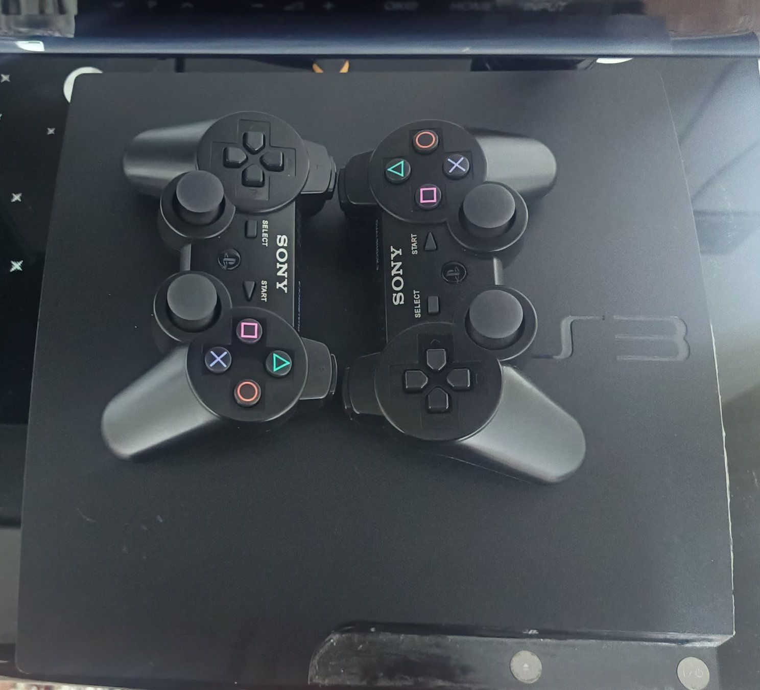 بلي 3 للبيع 
سوني 3 سلم نظيف
 مهكر مع ملحقات
 و2 يداة
العاب كاملين  
التخزين مالته 500كيكا 
 بسعر 115


**إذا كنت صاحب هذا الإعلان وتريد حذفه لأي سبب، رجاءا أرسل رسالة إلى الدعم الفني**