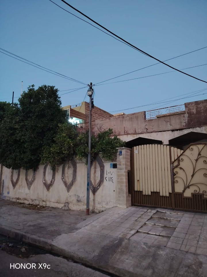 🏡✨ فرصة مميزة لامتلاك عقار في موقع حيوي ومطلوب ✨🏡
📍 الموقع: حي الصديق – قرب جامع الصديق أبو بكر، وقريب جدًا من الشارع العام.
📐 المساحة: 210 متر مربع.
📏 الواجهة: 10.5 متر.
🔹 مواصفات العقار: ✅ دار بحساب أرض. ✅ موقع ممتاز وقريب من جميع الخدمات. ✅ مناسب للسكن أو لإعادة البناء والاستثمار. ✅ سند شرعي مع شرط الوكالة أو التحويل.
💰 للاستفسار عن السعر وبقية التفاصيل، يرجى التواصل معنا.***********
*********** يتوفر واتساب
