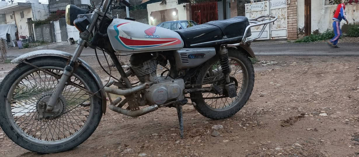 دراجة للبيع السعر 225 بيها كهربائيات بس ما مربوطه مال جناي بس توازيت و عرضتها  ***********1
