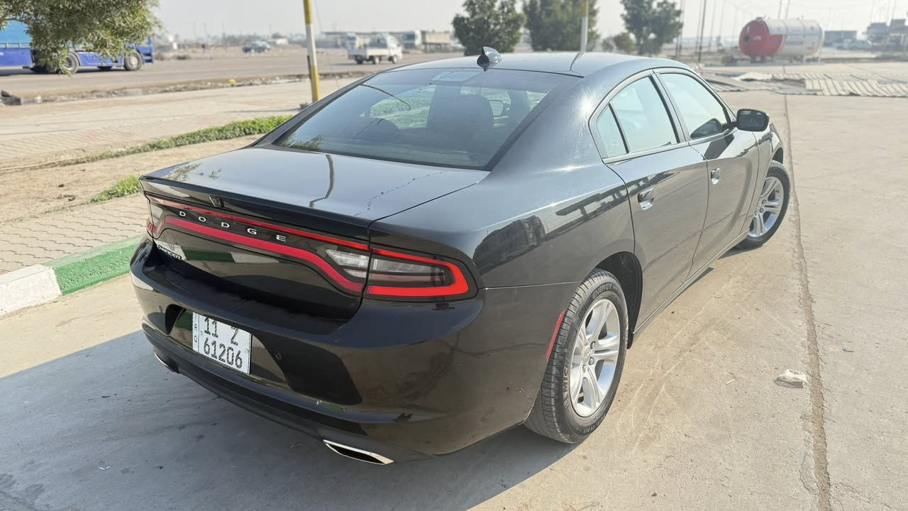 🚗 للبيع - دوج جارجر 2023 SXT حادث بسيط دعاميه أماميه فقط بدون تبديل وبدون صبغ رقم بغداد السياره ماشيه 21 الف 
🔹 الموديل: 2023
🔹 التسجيل: رقم بغداد
🔹 المحرك: V6 سعة 3.6L
🔹 الفئة SXT
🔹 المواصفات:
✅ زينون + LED
✅ حساسات خلفية
✅ شاشة كبيرة مع نظام نفكيشن
✅ مقاعد أمامية كهربائية
✅ تشغيل عن بعد
✅ محدد سرعة
✅ كاميرا خلفية
✅ دخول ذكي (بصمة)
✅ رادار جانبي
✅تبريد قطعتين أمامي وخلفي 
✅نظام ESP +EBD + ABS
✅ شاشة وسطية لمس Uconnect مقاس 5" أو 8.4"
نظام ملاحة GPS
✅  دعم Android Autoو Apple Carplay 
للاستفسار اكثر ومراسله واتساب
☎***********
