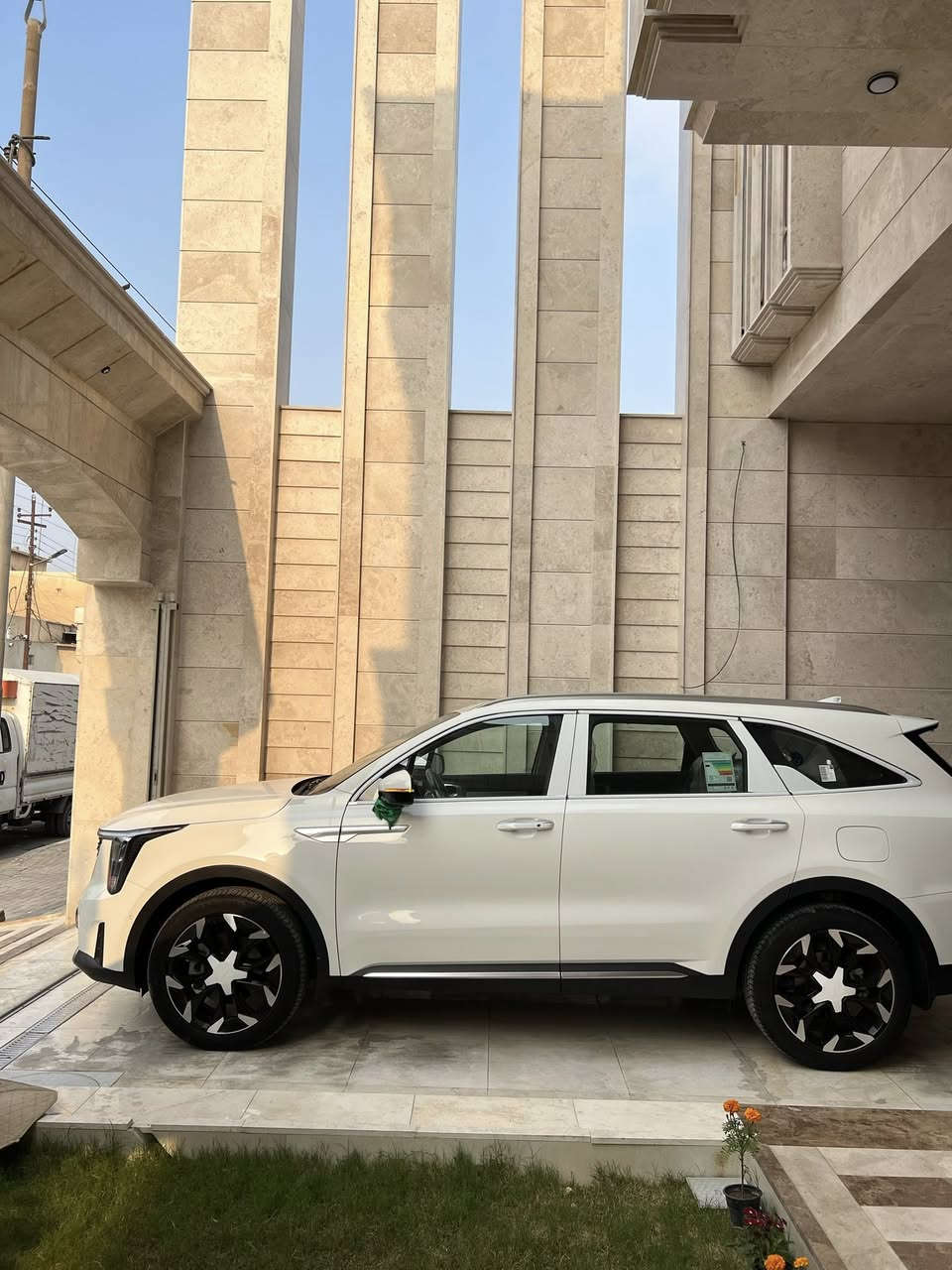 سورنتو 2025 فول موصفات أربع كامرات كشن جلد تدفاء تبريد ماشيه ٩ الف كفاله عامه من زلغ مكاني بصره ***********
