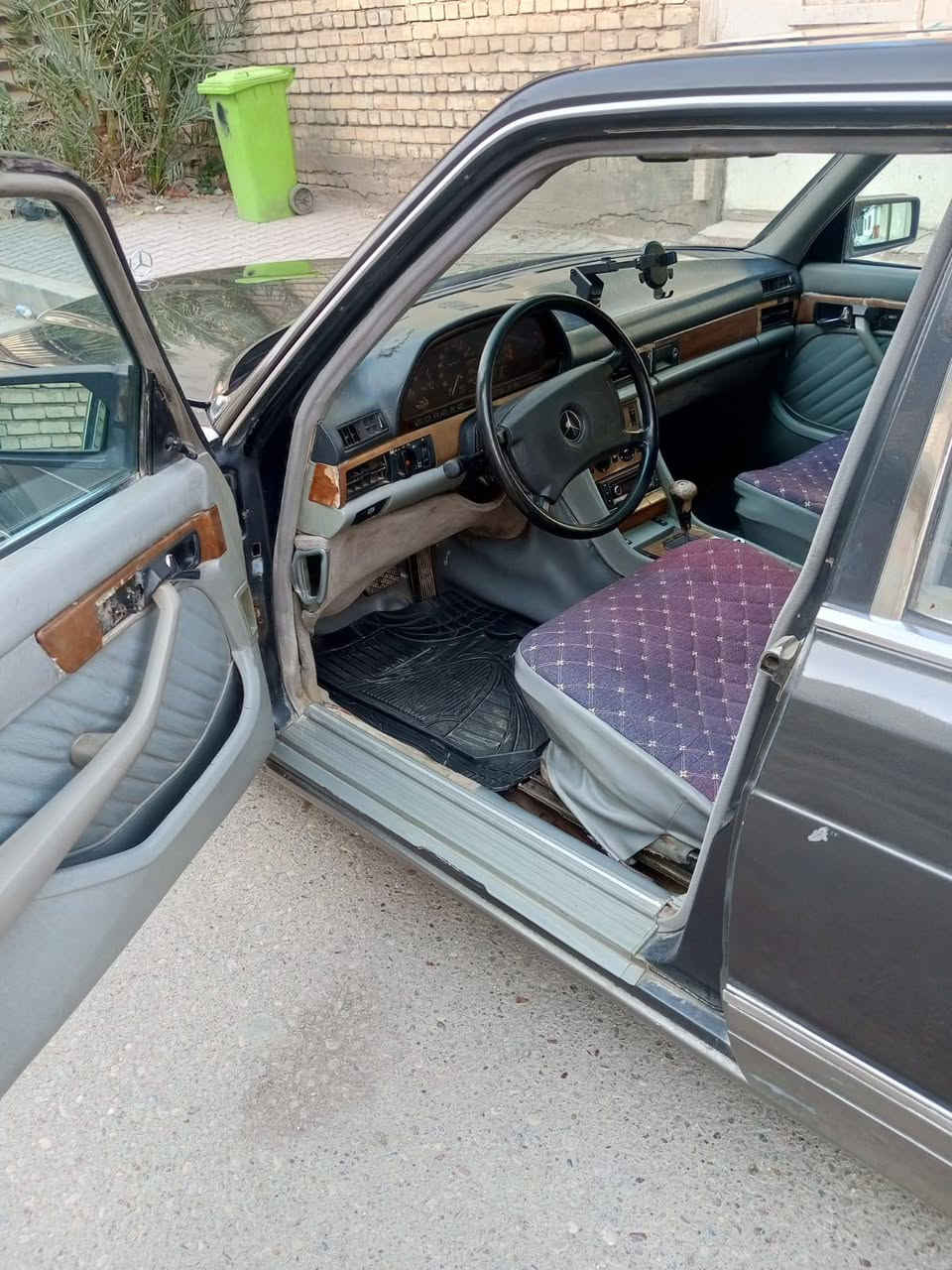 بسبب الوعود الكاذبة اعيد النشر
مارسدس جامبو موديل ٩١
رقم بغداد انكليزي 
تحويل ثاني يوم 
مكاني بغداد الدوره 
السعر ٤٥ وبيها مجال 
او مراوس كيا حمل 
او مراوس حسب القناعه


**إذا كنت صاحب هذا الإعلان وتريد حذفه لأي سبب، رجاءا أرسل رسالة إلى الدعم الفني**