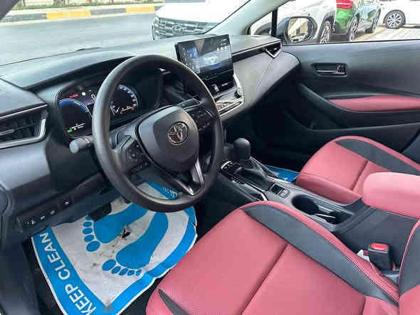 السلام عليكم ورحمة الله وبركاته 
للبيع  كورلا هايبرد موديل 2025 رقم بغداد 
 بلاك ادشن S اعلى مواصفات اللون الصدفي
حره باسمي تحويل مباشر 
عداد المسافة 11 الف كيلو
فول مواصفات داخل احمر كرسي كهرباء
سلايد روف
رادار 
مكان السياره بغداد الكاظمية 
للاستفسار  ***********
