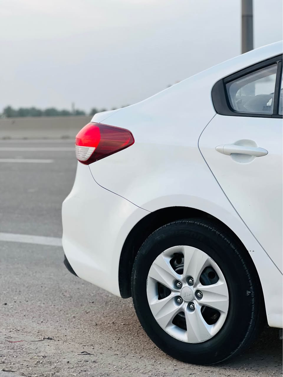 ماشالله
سلام عليكم 
للبيع كيا سيراتو موديل 2017 خليجي
سيارة جديدة وبل خير على الي ياخذها 
سيارة مال بيت وانضف سيراتو بموديلها 
ترايك زيرو ،
الموصفات نص فول
 
اشاير بل مري

فول حساسات _

نص تحكم ستيرن_

شاشة + كامرة _

داخل لونين مرغوب _

منضومه زنون _

محرك 1600 كفالة_

كير 6 نمر كفالة _

تبريد ثلج _

السيارة ربع متصرف عليها شرط حته كتلوكات الشركة وياها 
رقم اربيل الدولي كلشي جديد 
السيارة بيها فقط باب صبغ اثر شخط فقط: 

السيارة جديدة وبالخير عالياخذها 
السعر 130$ وبي مجال 
مكاني بغداد الكرخ 

***********
0️⃣7️⃣8️⃣7️⃣4️⃣2️⃣9️⃣3️⃣6️⃣9️⃣5️⃣ بغداد, العراق
