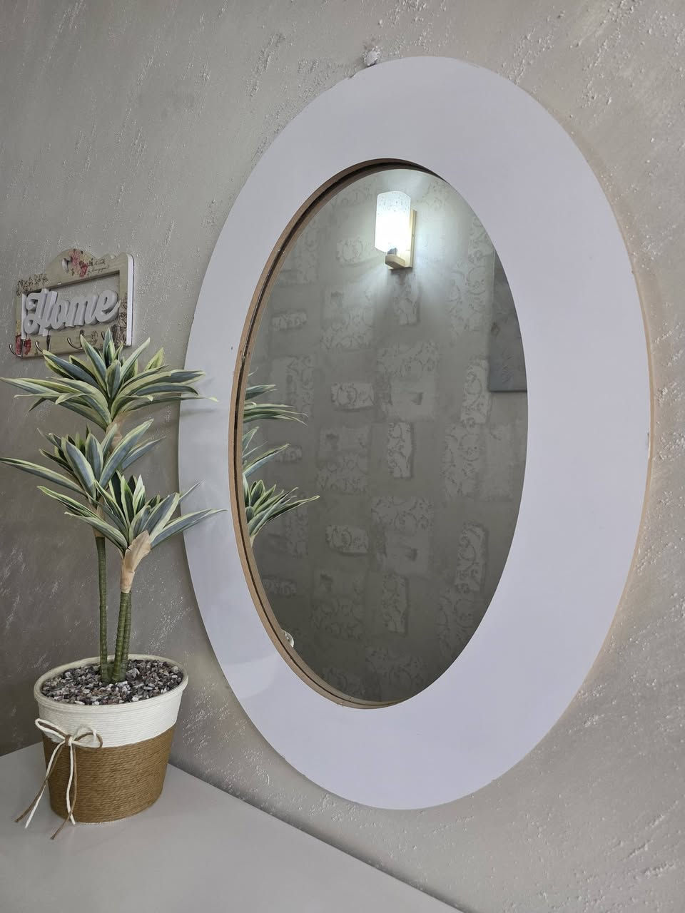 مرايه بيضوي خشب للبيع
عرض ٦٠ سم
ارتفاع ٧٥ سم


**إذا كنت صاحب هذا الإعلان وتريد حذفه لأي سبب، رجاءا أرسل رسالة إلى الدعم الفني**