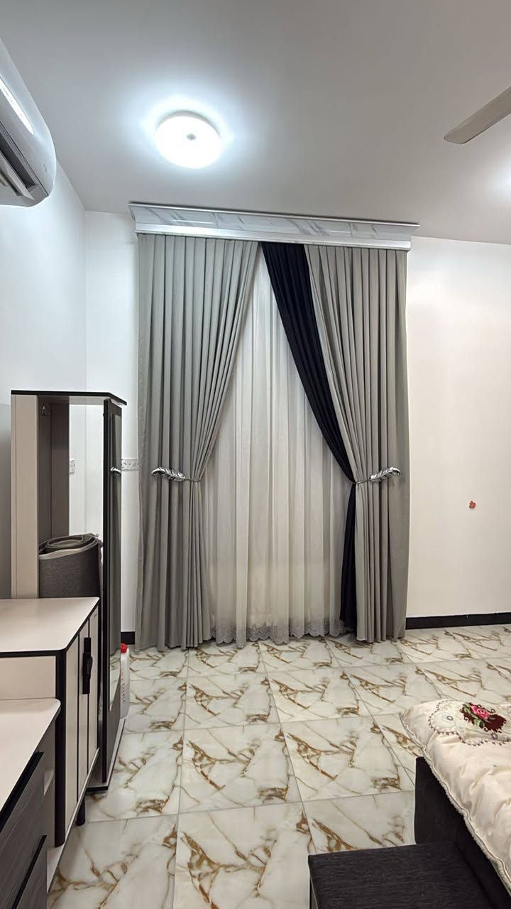 السلام عليكم
غرفة تركية جديدة فقط مشدودة لكن بدون استعمال التركي الزين مو الخفيف معروضه للبيع سعرها مليون وبيها مجال للطيبين.. موقعها الملعب قرب جامع بديع السموات والأرض.. الاتصال *********** و ***********
