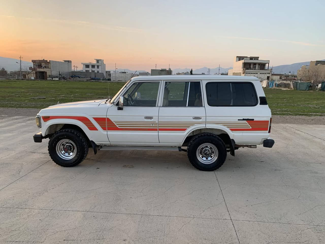 تویتا لاندگرۆزەر مۆدیل 1985ئاڕم پلاستیک سلیمانی دوو ئیف چوار گێڕ تابوکە گێڕو مەکینەو ئەکسل و دەبڵ ئەکسل بەشەرت دیسکە پاوەره کارەبای گشتی مەزبوتە دەعم و وەرگەڕاوی نیە کامل تەحمیرە زۆر تند تۆڵە و مالی دۆستە نرخ37گەڵاو مەجال شوین پیرەمەگروون ***********
*********** السليمانية, العراق
