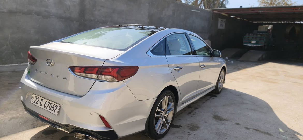 سوناتا موديل ٢٠١٨ خليجي  للبيع او   مراوس بسياره أقل سعر منه محتاج باقي تفاصيل اتصل وبيك خير ودلل ***********
