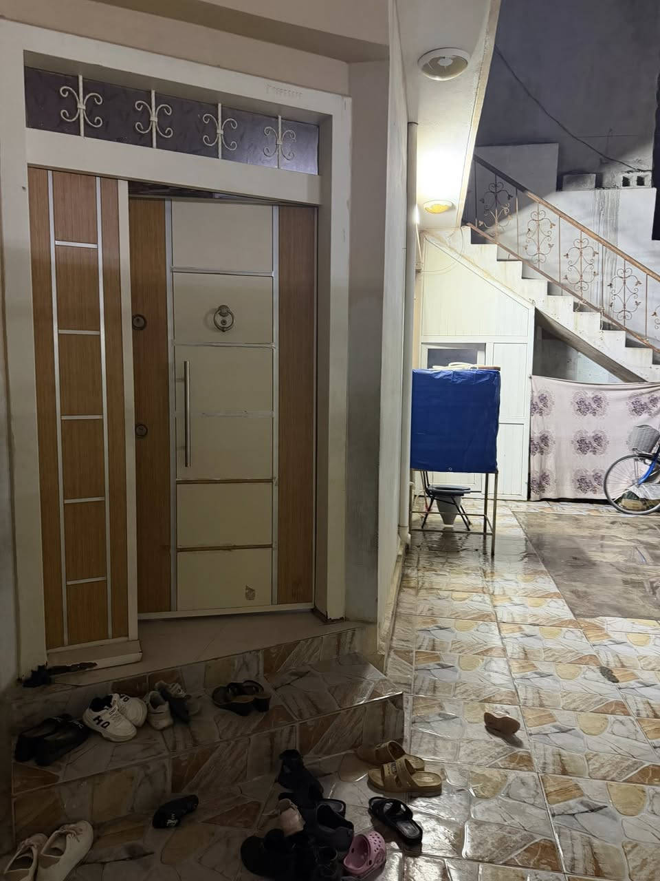 دار طابو صرف 
المساحة 200 متر 
العنوان روناكي قرب المركز الصحي 
يتكون الدار من (كراج كبير +استقبال+مطبخ+هول+غرفتين نوم+صحيات داخلي وخارجي)
￼السعر $ مراسلة الصفحة
‏￼ الاستفسار أكثر اتصل بالأرقام التالية 
***********

***********
