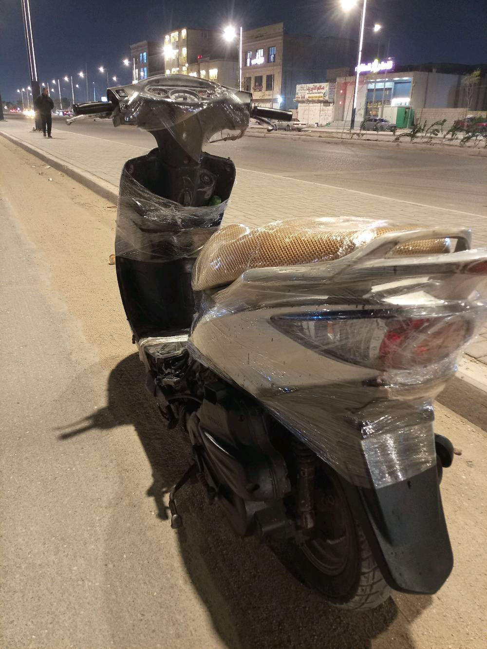 سلام عليكم درجة كامكو ياباني دراجه كهربائيه كلها شغاله دراجه جاي امشي بيها واطفت دراجه جديده مكينه ناعمه سعرها 190 وبيها مجال مكاني بصره المعقل ***********