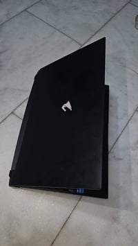 أوروس • ٣٠٧٠ ٨جي • ١٥.٦ بوصة ٢٤٠هرتز