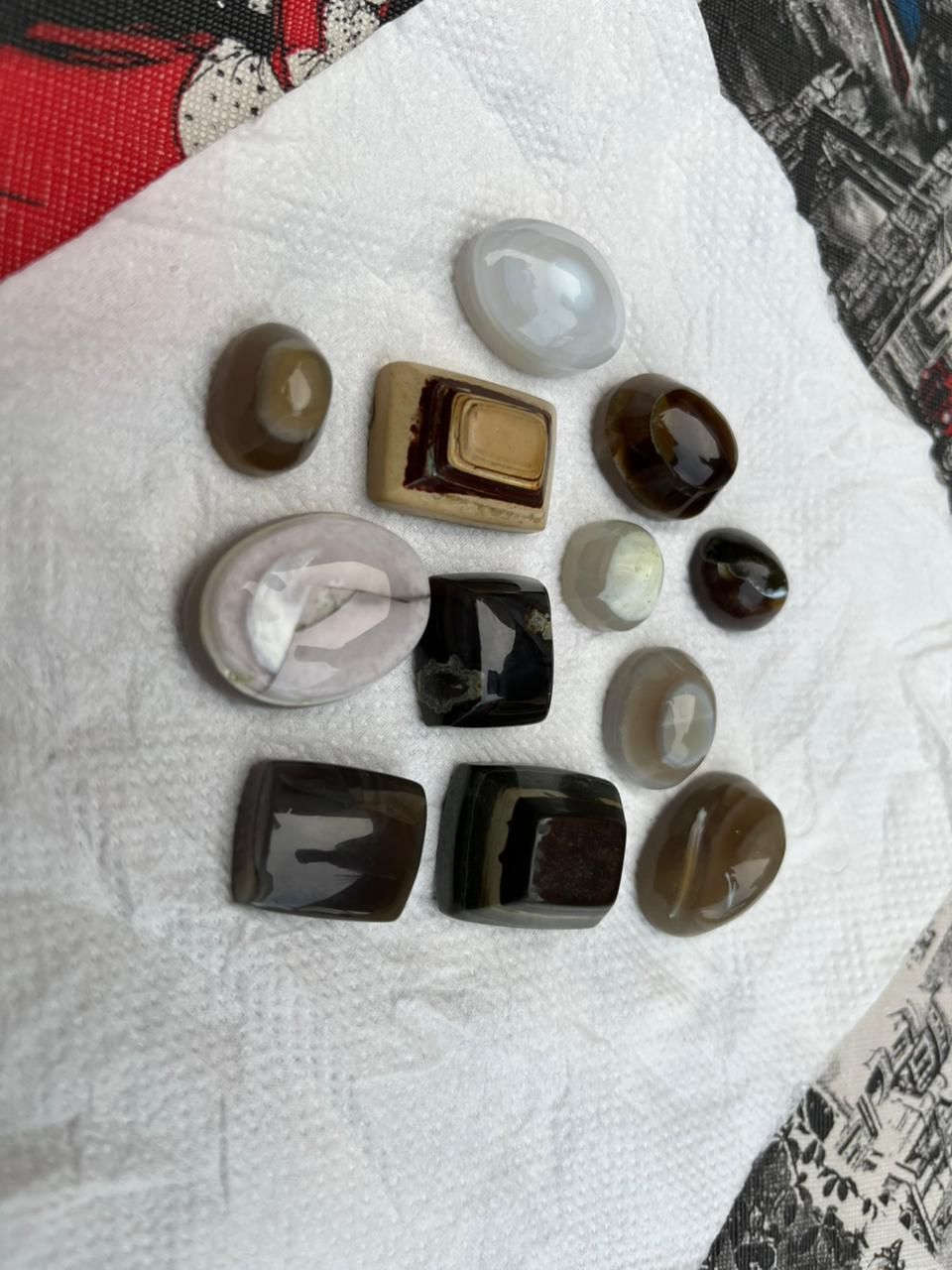 احجار جزع يماني يجنن روعه نواعم وسط وكبار القطعه الوحده  8 الاف اذا شلع ارخص نوادر جوه سعرهن ابيه  الوان تخبل بلاش هيج قطع


**إذا كنت صاحب هذا الإعلان وتريد حذفه لأي سبب، رجاءا أرسل رسالة إلى الدعم الفني**