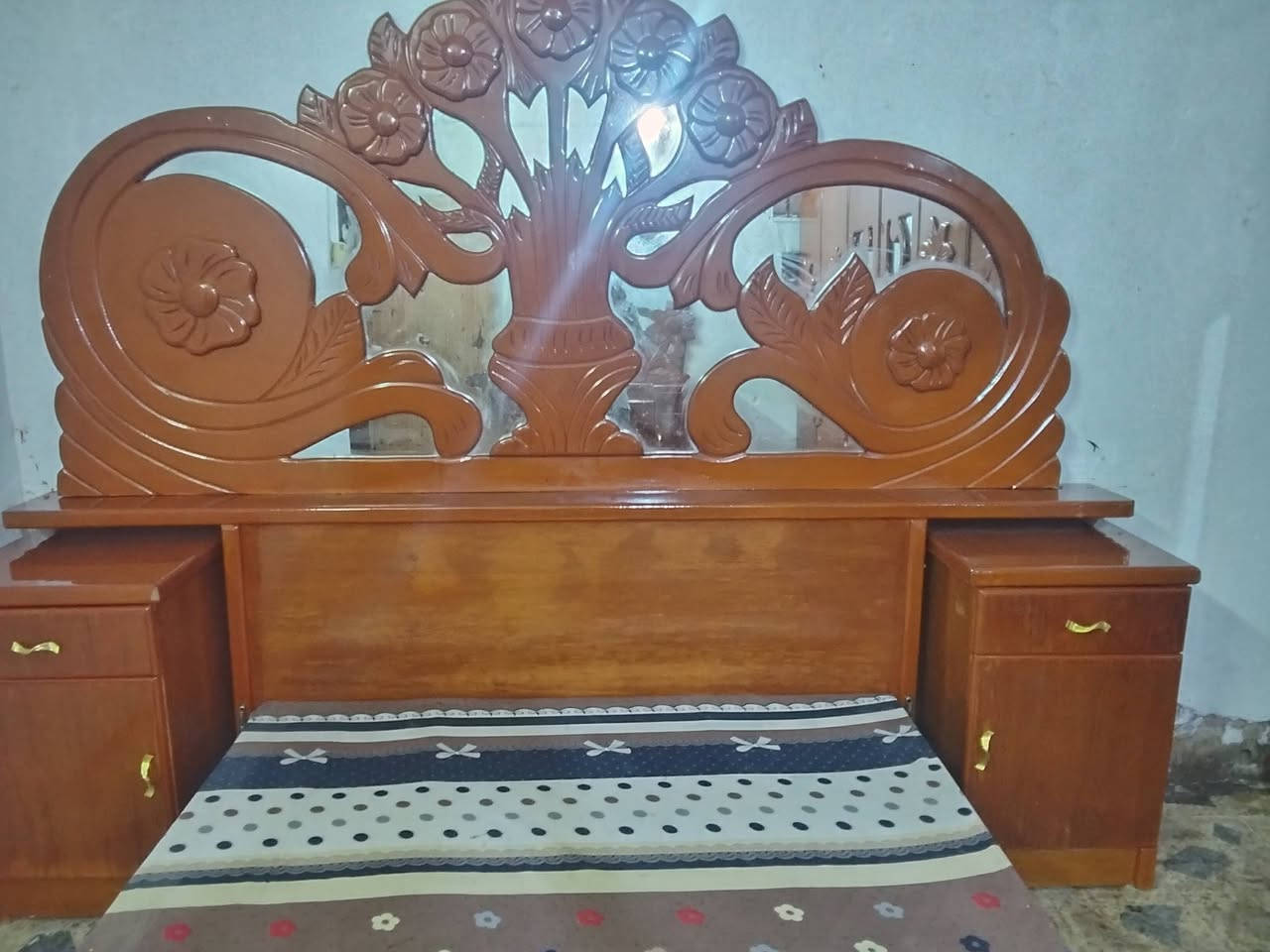 غرفه اخشاب ام السته نجاره صاج نهايته 550 مكان ناصريه ***********
